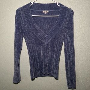 Grane Blue V-Neck Sweater with Textured Sheen